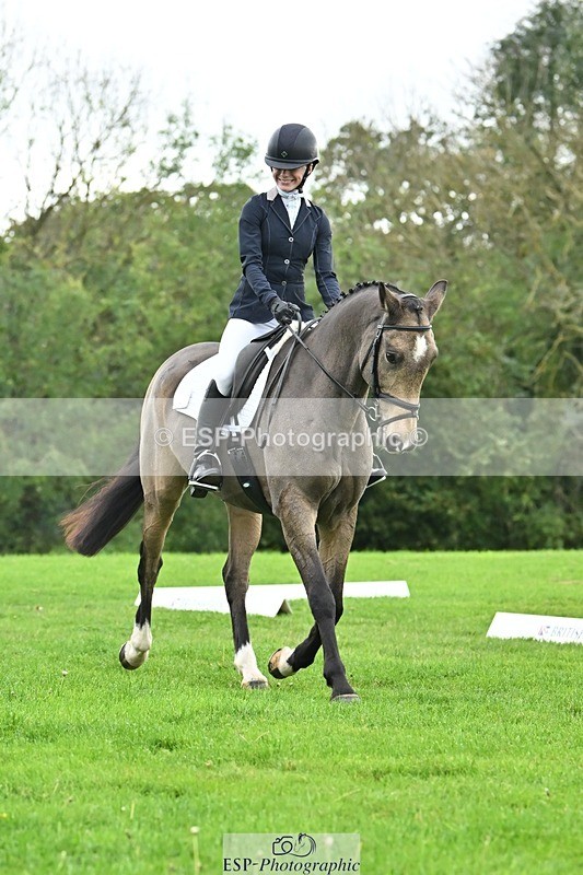 241024-114431-02466 - 319-Neve.Webber-MR.BUZZ