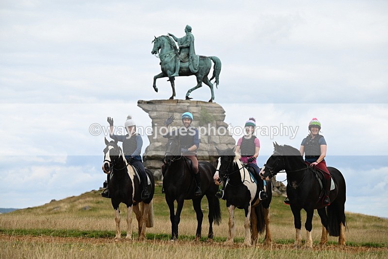 DSC_6446 - Time at Statue 12:17 to 12:44