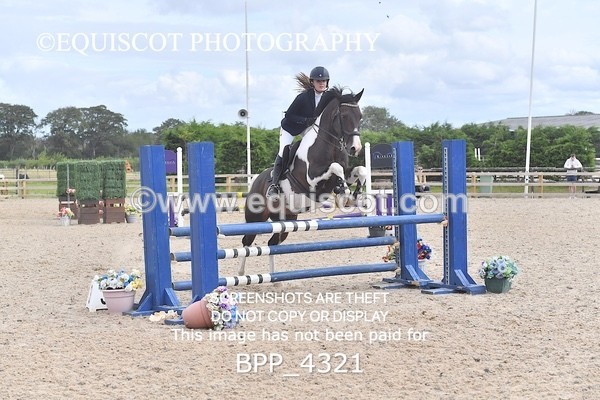 BPP_4321 - CLASS 12 SUN Senior British Novice/ 90cm Open
