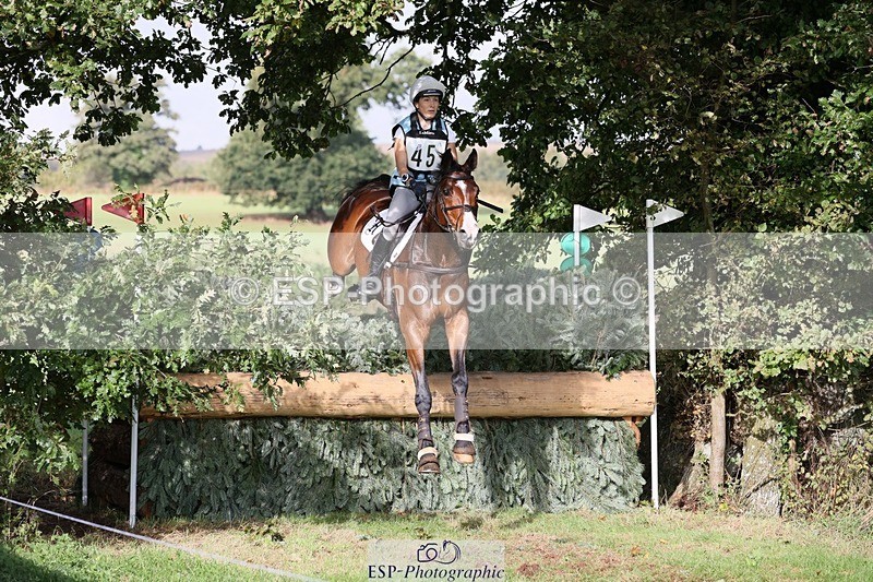 231020-113018-06765 - 045-HILDARE.REGARDE.MOI-Danielle.Mccormack-XC