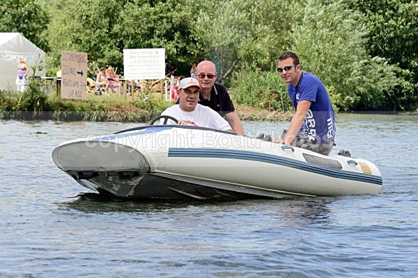090704 SMALL BLUE STRIPE MOTORBOAT IMG_0933 - HENLEY REGATTA  SATURDAY 4th JULY 2009