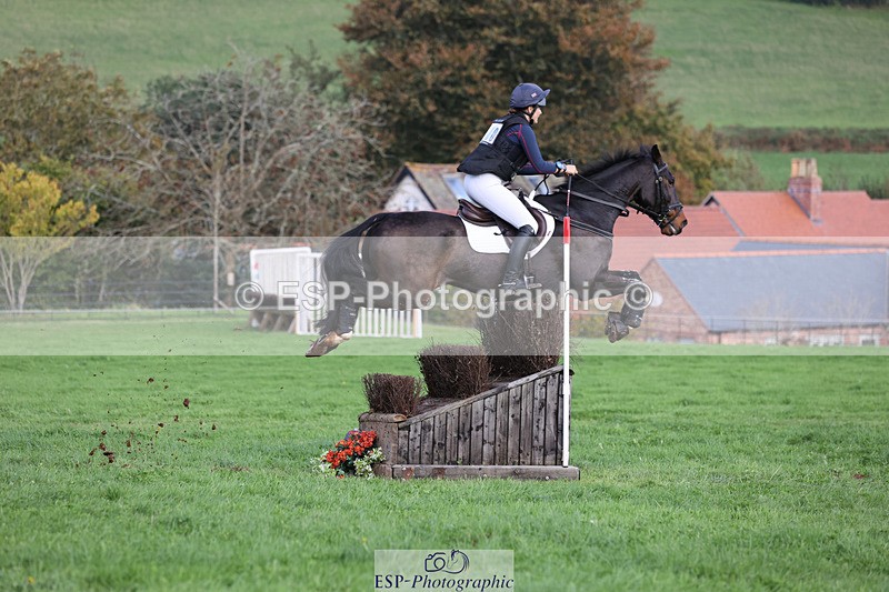 241025-125627-08184 - 130-Imogen.White-BE.TOUCHABLE