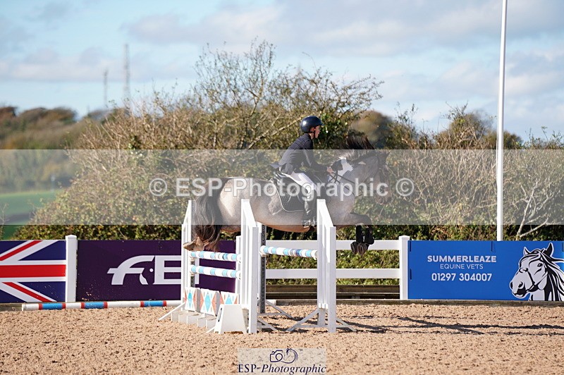 241027A-120710-02670 - SUN Cls 6 Pony Newcomers and 1m Open