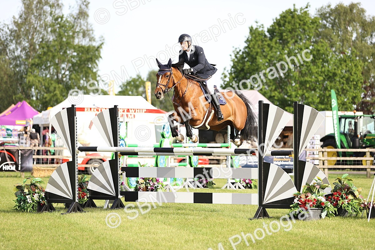 SBM_01299 - Class 200 - Martin Grant Homes Welcome Stakes 1.25m Open