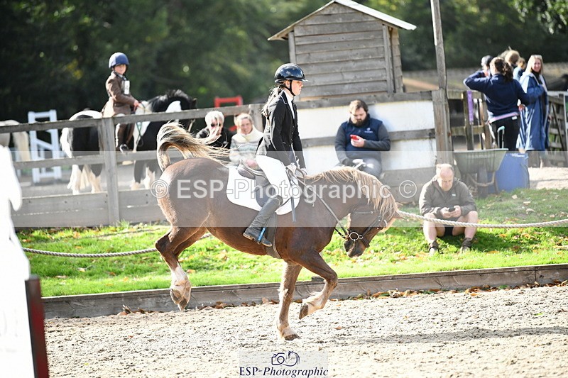 251004A-145546-01579 - Classes 8 & 9 70cm