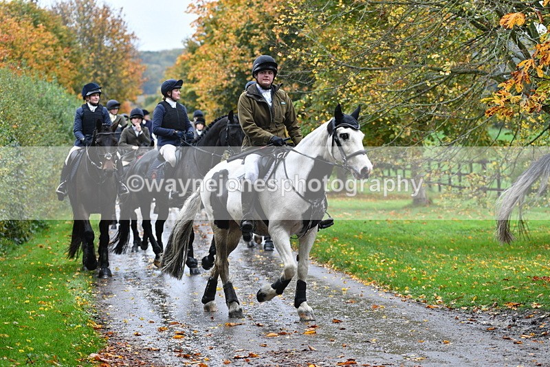 WJ5_6320 - B&B walk back for Hunt Tea !