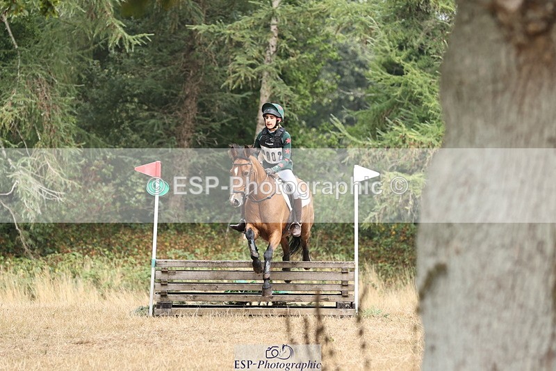 250824A-114238-35519 - 2002-Florence.Dovey-Moneyhills.Pageant