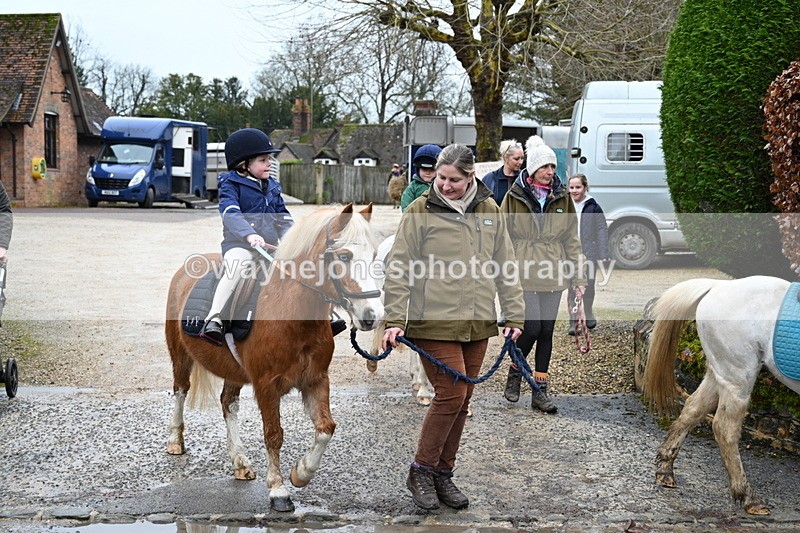 WJ7_9338 - Walk out..