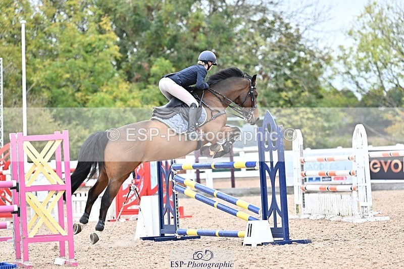 251015-130428-00482 - Cls 4 Newcomers and 1.10m Open