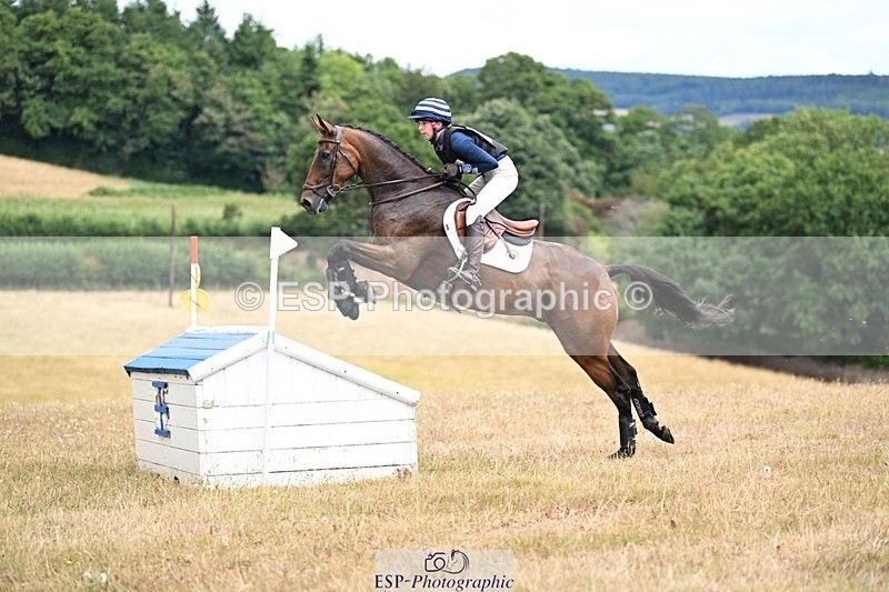 250803A-150032-15438 - P-710-Isla.Kitson-BLUES.CLOUD