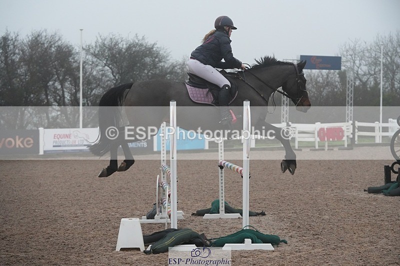 251207-095922-01564 - Cls 16 Blue Chip Winter Qualifier and 90cm