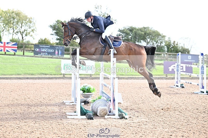 251004-125213-02089 - Cls 10 Foxhunter and 1.20m