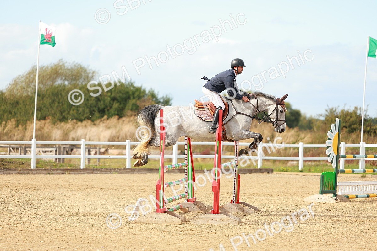 SBM_001803 - Class 4 - Senior Newcomers - 1.10m