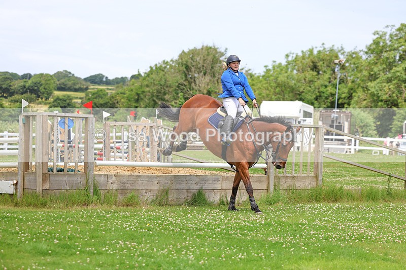 3E7A3610 - Class 6: Hawkins Motors Senior 1.00m Derby