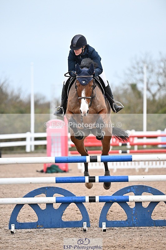 241206-140655-01052 - Cls 6 Foxhunter and 1.20m Open
