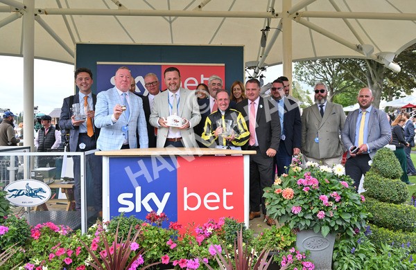 220825-037 Asgards Captain - Race 1 1.50pm Sky Bet Handicap