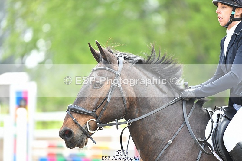 230512-100127-00443 - Cls 10 Snr 85cm Schooling