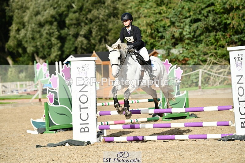 251004A-151456-01751 - Classes 8 & 9 70cm