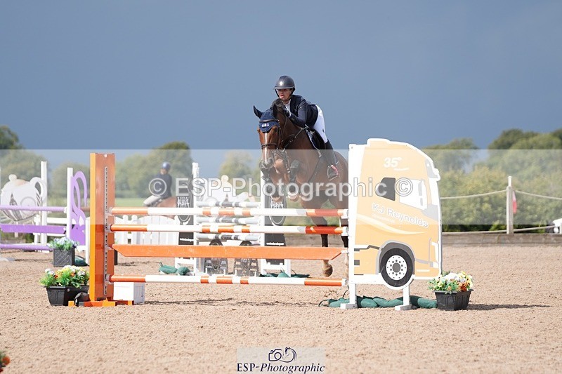 250913-122441-06876 - Cls 15 Snr Foxhunter