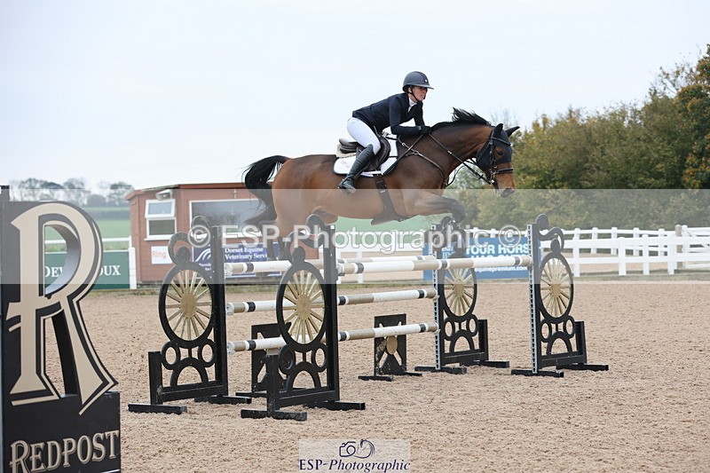 241101A-124940-01833 - FRI Cls 6 Foxhunter and 1.20m Open