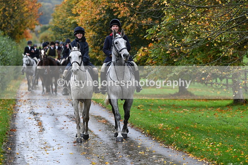 WJ5_6203 - B&B walk back for Hunt Tea !