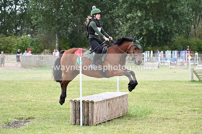 WJ7_5237 - 60cm XC Time 10:17 to 10:49