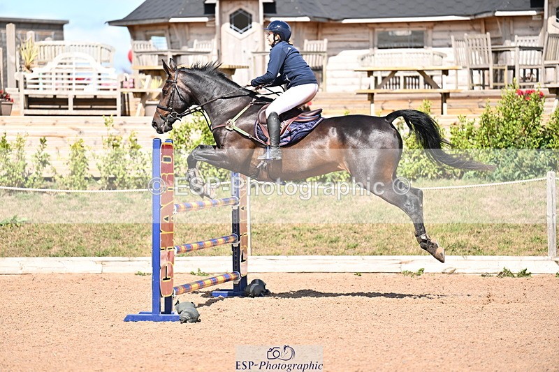 250827B-131902-00528 - Cls 4 Snr Newcomers 1.10m