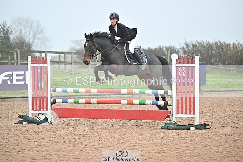 241103A-101225-06582 - SUN Cls 18 British Novice and 90cm Open