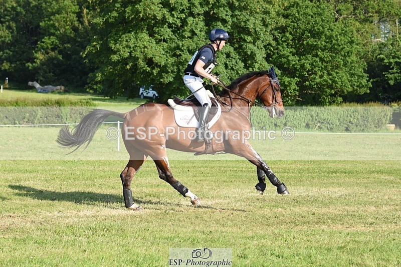 230527-181404-14342 - 175-MONBEG_EQUITY-Tom_McEwen-XC