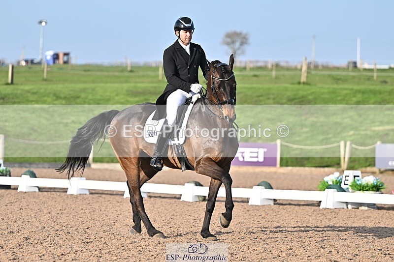 250404-181543-08584 - 159-Darren.Hicks-Tramontana.Tiger.Feet