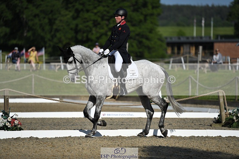 230525-090521-01532 - 302-EN_TARO_DES_VERNIER-Oliver_Townend-WEDTrotUp+DR