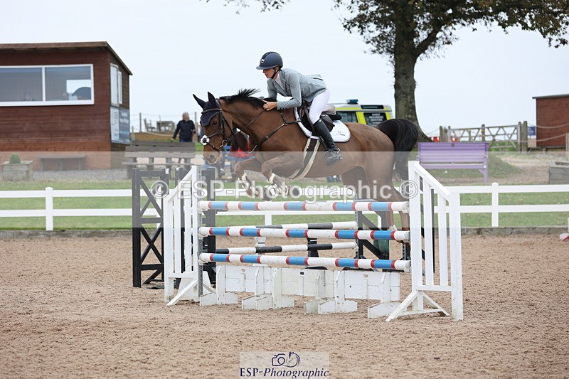 241101A-133153-02128 - FRI Cls 6 Foxhunter and 1.20m Open