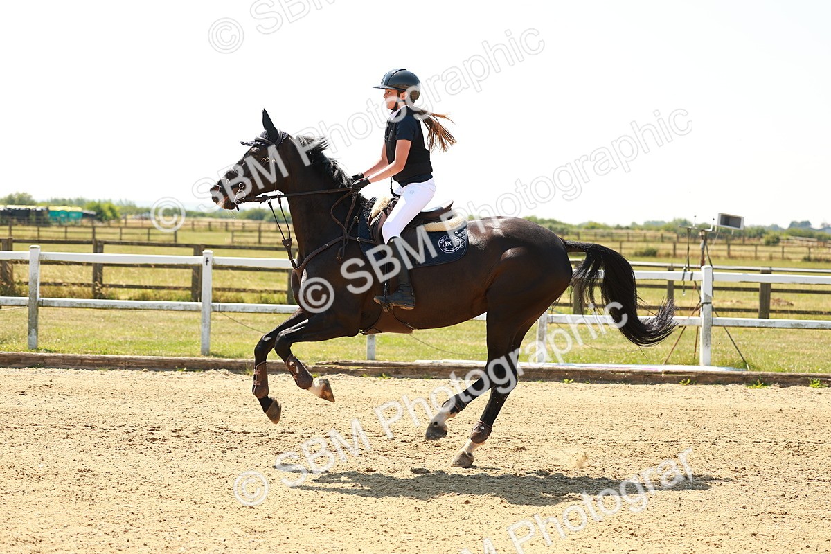 SBM_001355 - Class 4 - Senior Newcomers - 1.10m