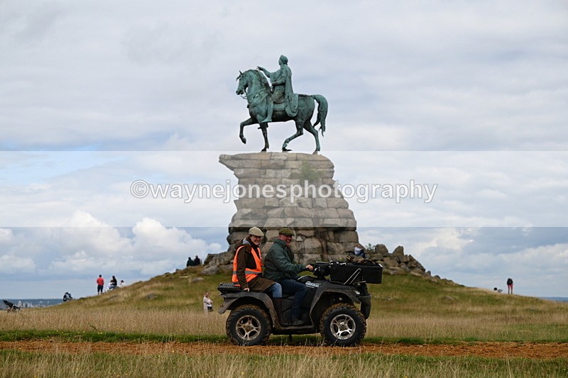 DSC_6693 - Time at Statue 12:45 to 13:15