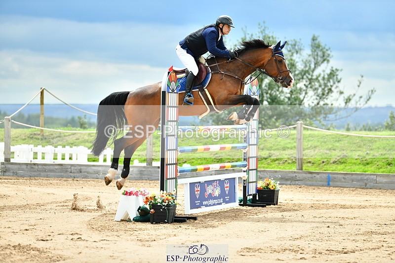 230720A-144940-03567 - Cls 9, 2 Star Big 1.40m Start to break