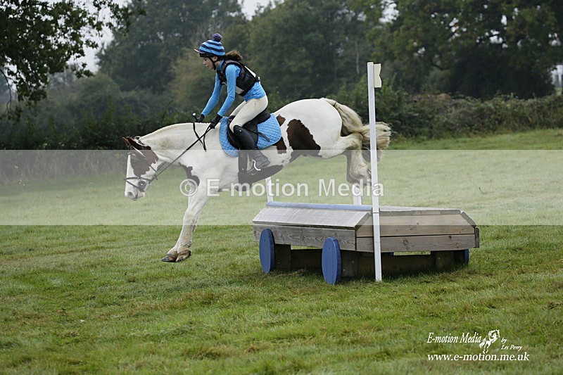WWHT 171021 0138 - Novice Restricted (0.80m)  17/10/21
