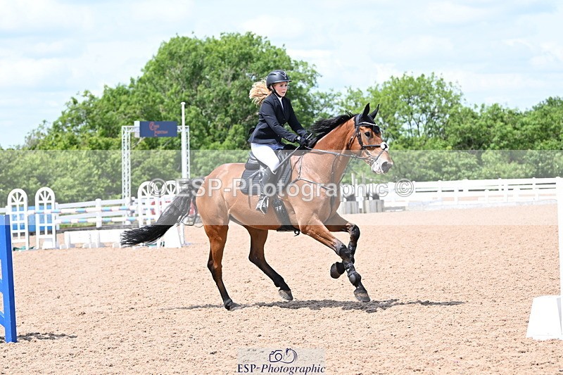 240619A-141227-00464 - Cls 4 Snr Newcomers and 1.10m Open