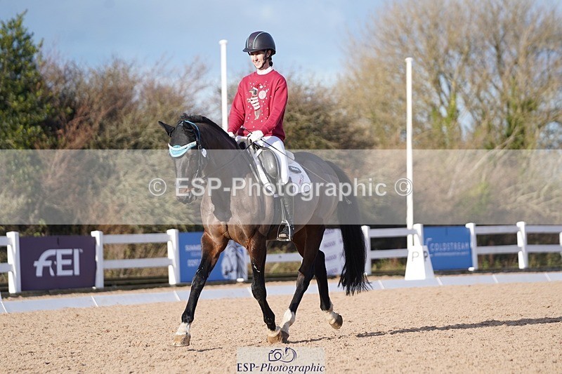 241214-134646-00661 - 132-Alys.Matravers-VORVASHILL.VERTIGO