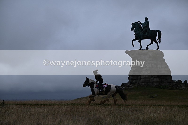 DSC_1952 - Time at Statue 12:13 to 12:32