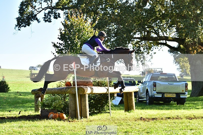 231022-110230-25998 - 229-HARTHILL.SAMBA-Charlotte.Rowe-XC