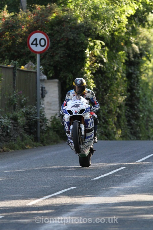 Guy Martin Suzuki / Tyco Suzuki - Friday Practice - Solos