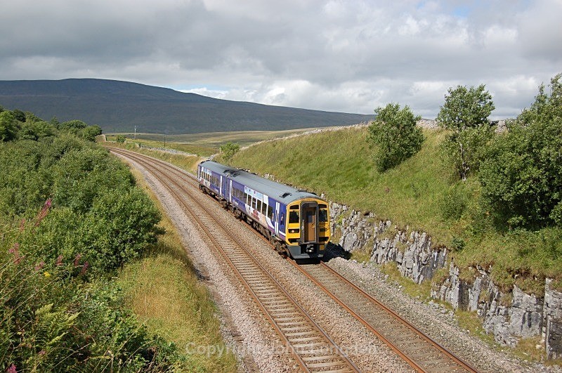 16.8.13 - 158904 11.51 Carlisle - Leeds, Salt Lake Cottages - Salt Lake Cottages