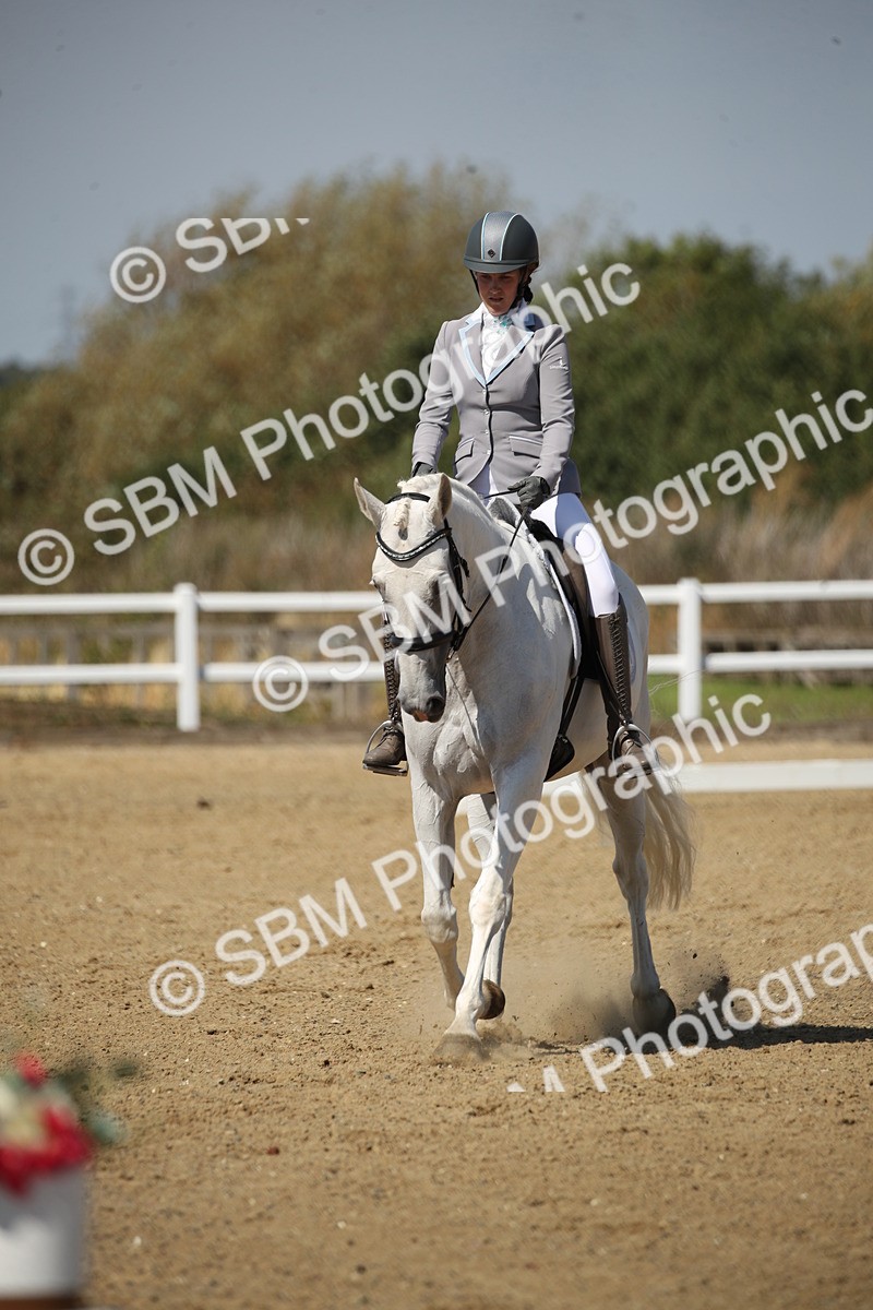 SBM_005065 - Class 11 - Novice 5 - 11.41-12.58