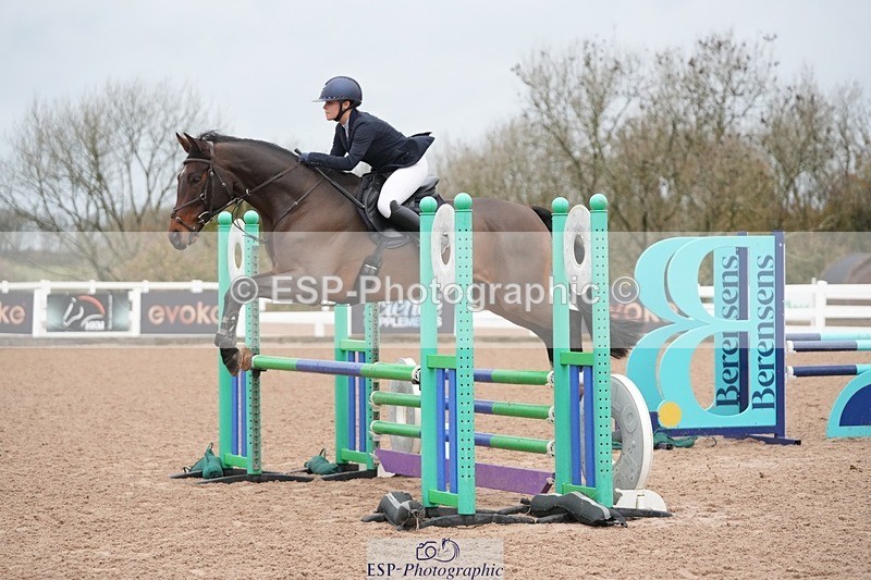 251109-085000-03090 - Cls 15 British Novice and 90cm Open