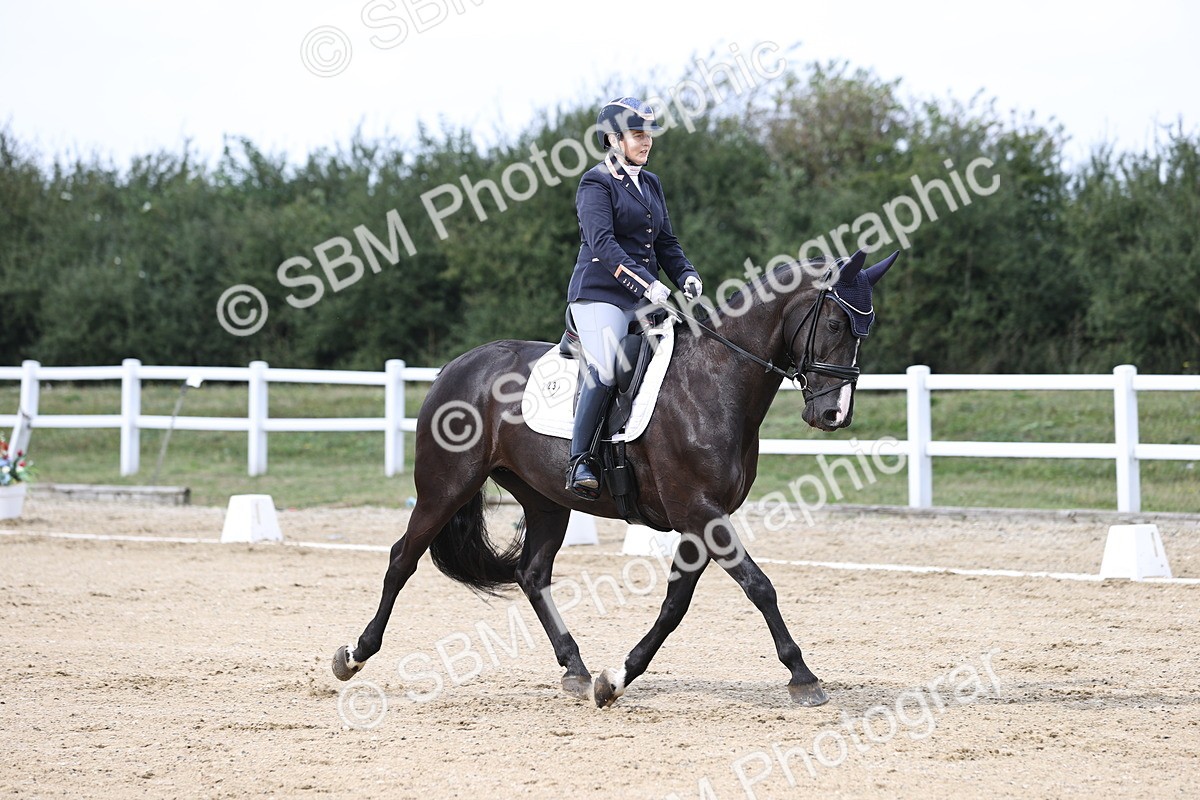 SBM_017564 - Class 14 - Novice 23 - 13.52-14.55