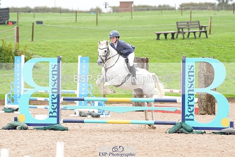 250920-161952-01596 - Cls 22 Pony Intro 90cm Derby