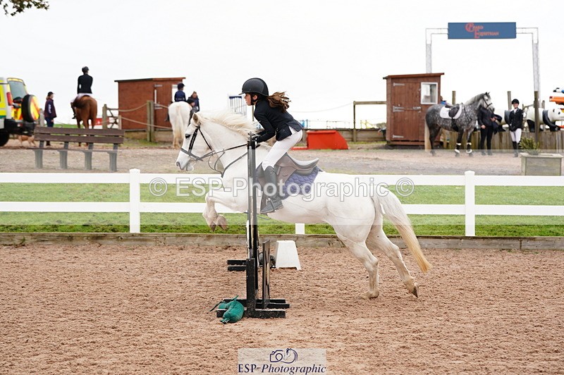 241027A-094300-01854 - SUN Cls 2 Pony Intro 70cm