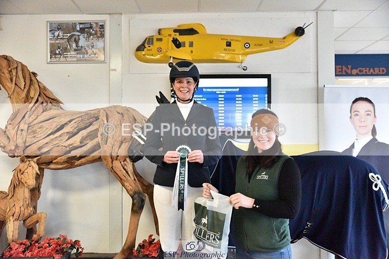 250214-130744-00344 - Freestyle Medium Silver Presentation