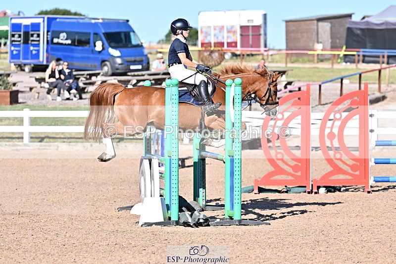 250708A-181358-00438 - 90cm Classes