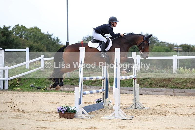 3E7A3112 - Class 8: Senior Newcomers/1.10m open